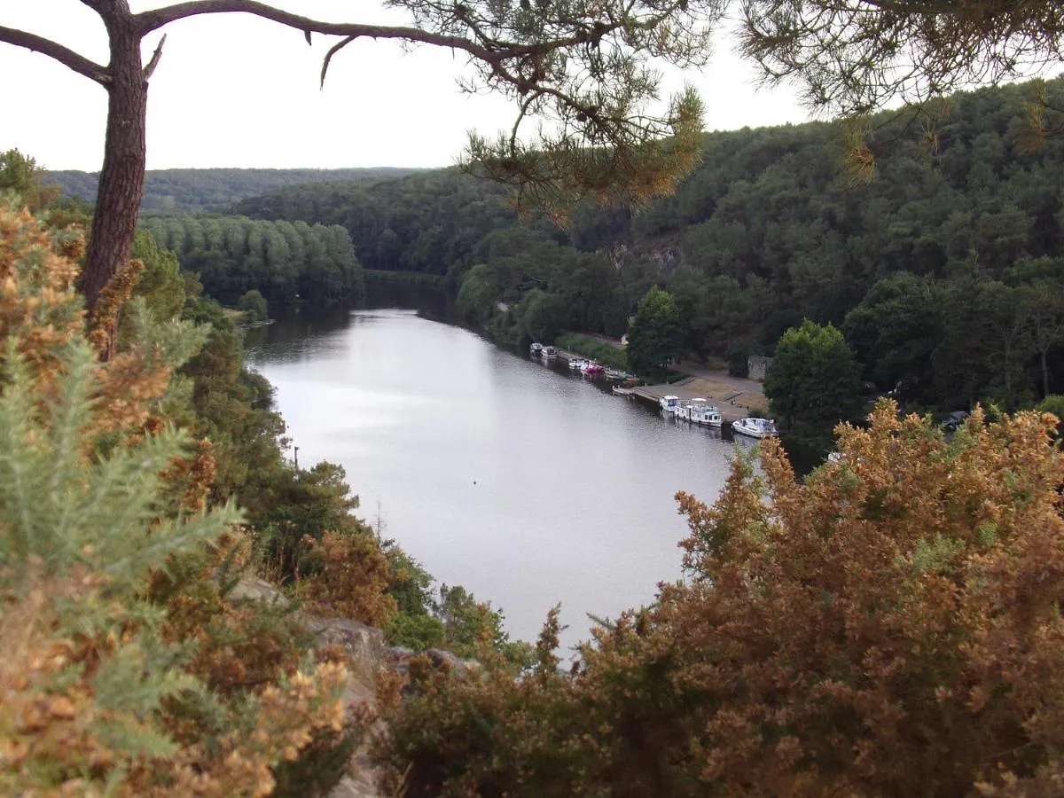 La Roulotte Chainoux Bains-sur-Oust Campsite