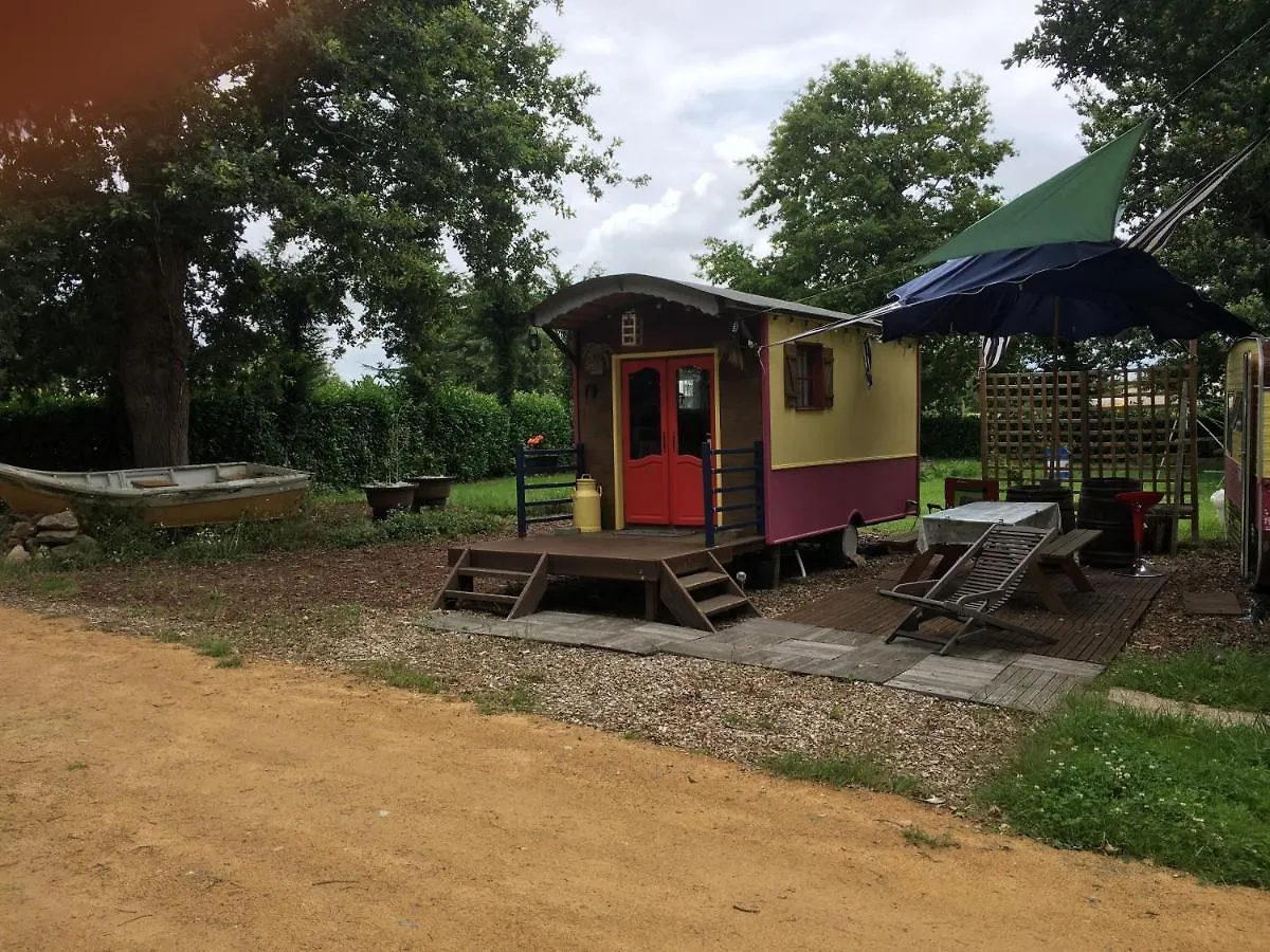 La Roulotte Chainoux Bains-sur-Oust 0*,  France